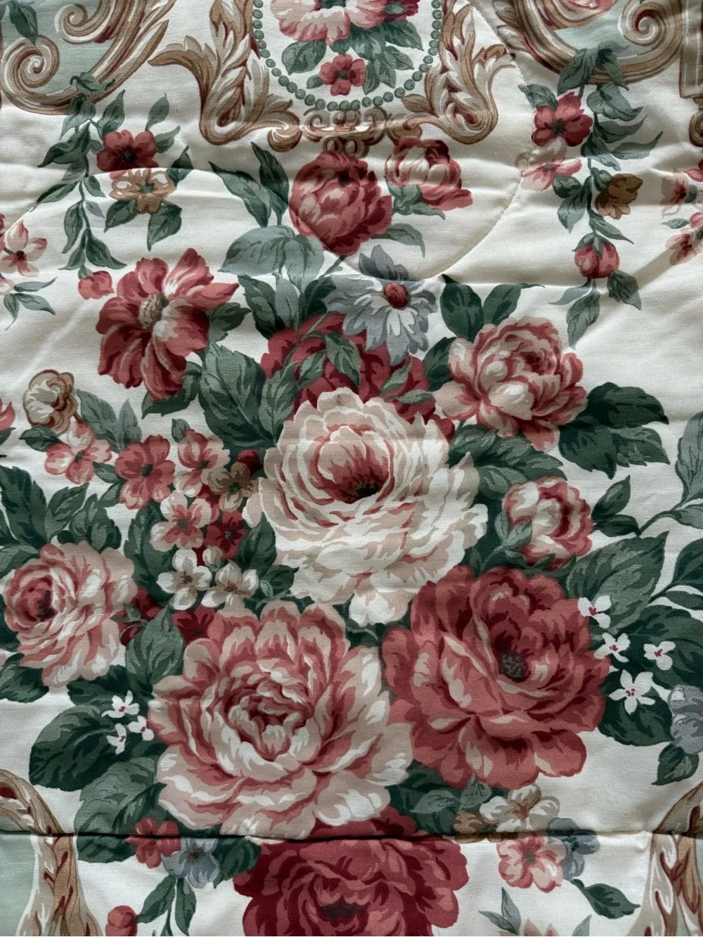 Vintage Floral Rose Print blanket quilt in Green and Rose full size comforter